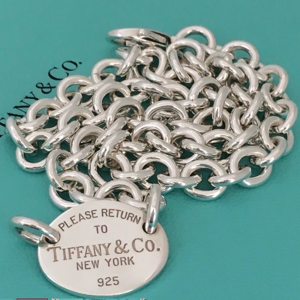 Tiffany&Co. Oval 14 inch choker.